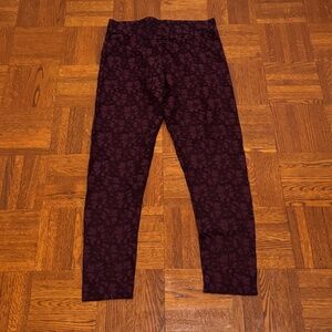 American Eagle Burgundy Lace Capri Leggings M